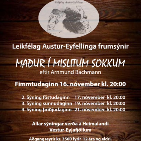 Maður í mislitum sokkum - leiksýning