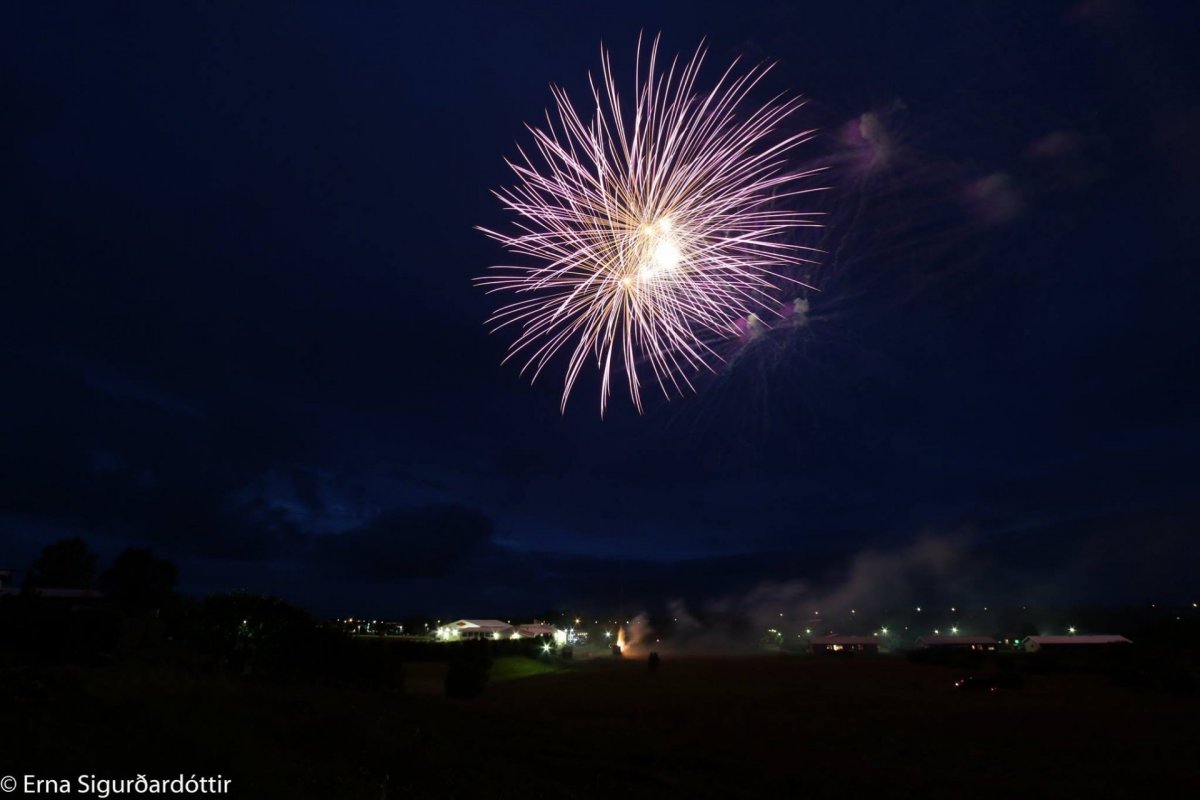 Flugeldasýning kl. 17:45