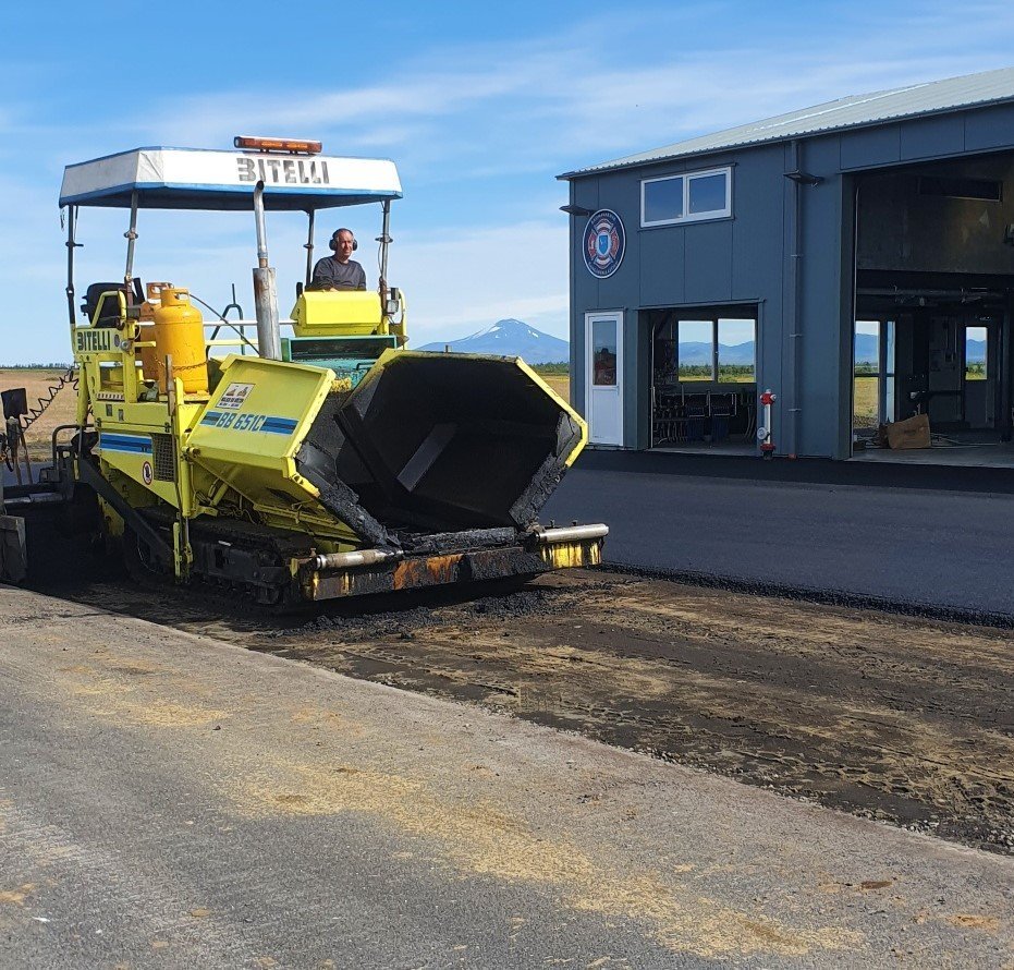 Malbikað á Laugalandi og Hellu