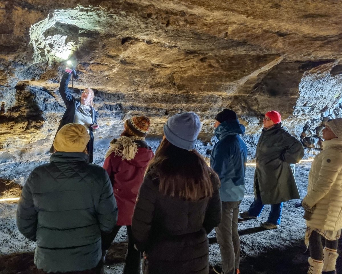 Frá heimsókn í Hellana við Hellu