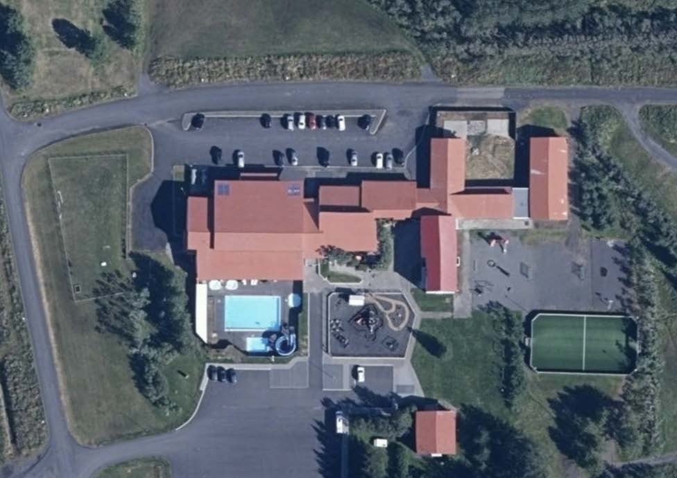 Loftmynd af skólasvæðinu á Laugalandi.