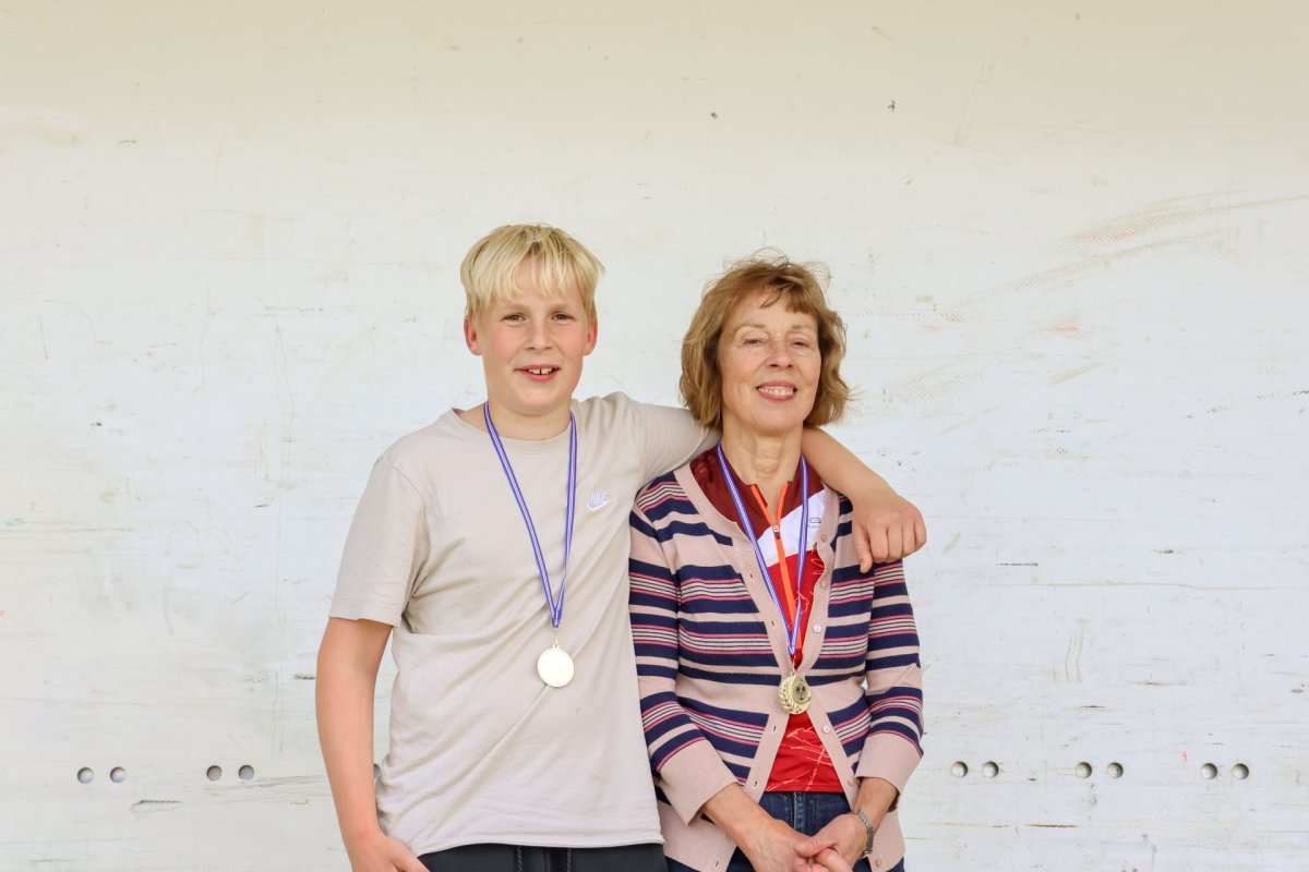 Sigurvegarar í stafsetningu Sæmundur Jónsson og Svanborg Jónsdóttir.