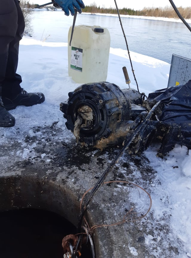 Blautþurkur og grisjur eiga ekki að fara í salerni!