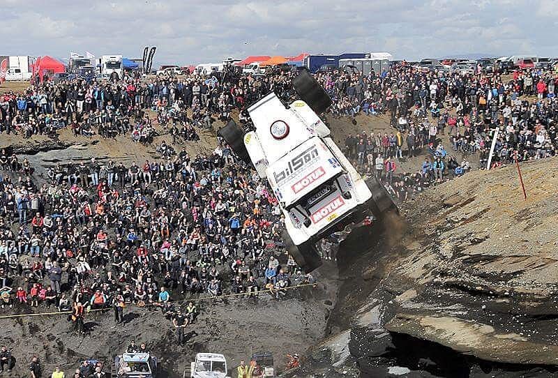 Sindratorfæran í beinni útsendingu Laugardaginn 8 maí