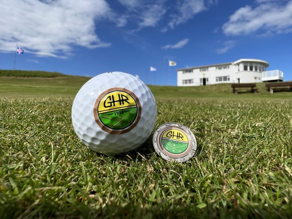 Námskeið fyrir börn og unglinga í golfi.