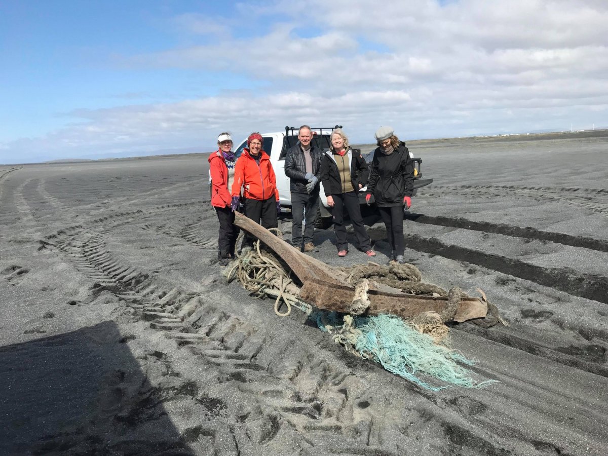 Strandlengjan hreinsuð!