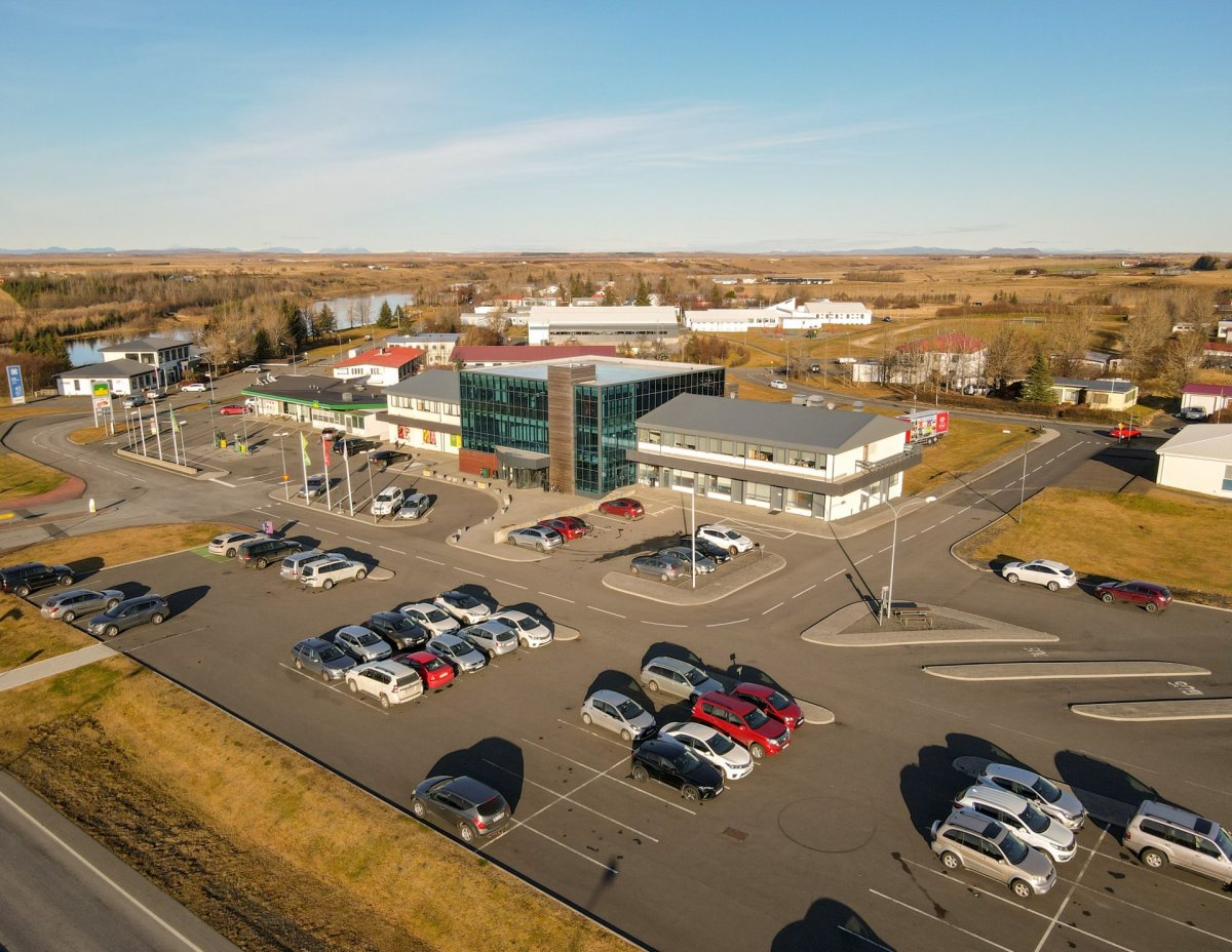 Skrifstofa Rangárþings ytra er í Miðjunni á Hellu.