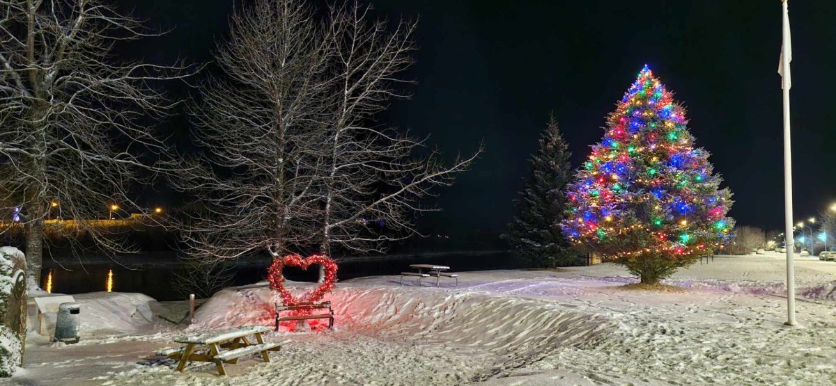 Kveikt á jólatrjánum á Hellu 28. nóvember