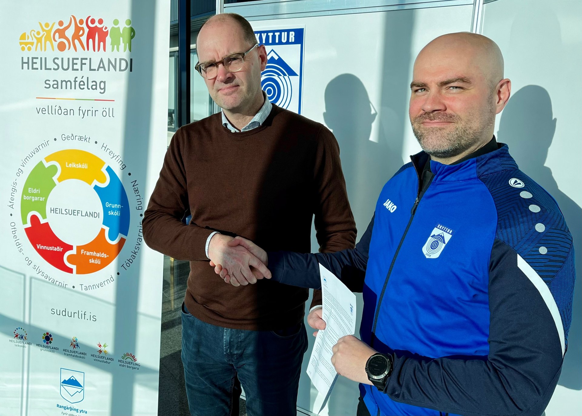 Þjónustusamningur við Skytturnar undirritaður. | Rangárþing ytra