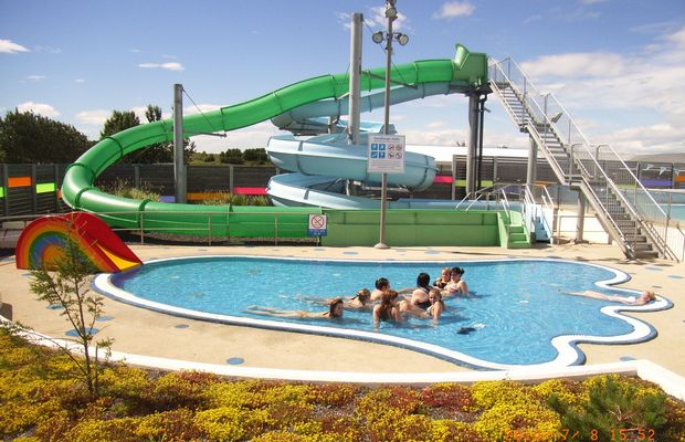 Sundlaugin á Hellu opnar eftir breytingar og lagfæringar