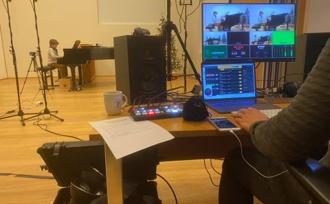 Nemendatónleikum streymt