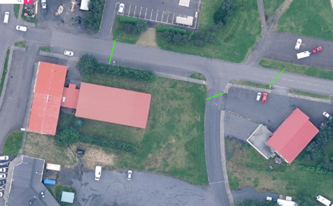 Hvassar brúnir við gatnamót Þingskála og Dynskála