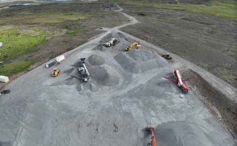 Næturvöktum við efnisvinnslu lokið