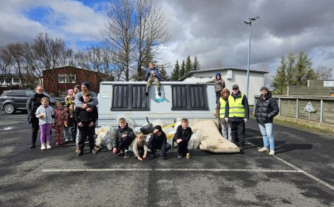 Kraftur í plokkurum í Hellu