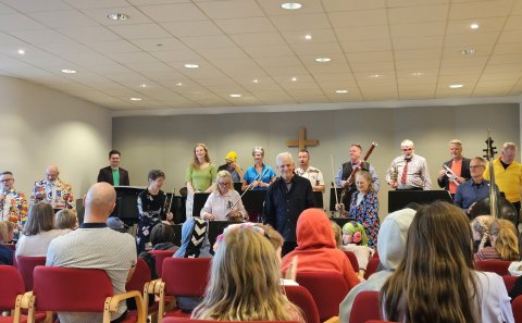 Sinfoníuhljómsveit Suðurlands ásamt Gunna og Felix í safnaðarheimilinu á Hellu