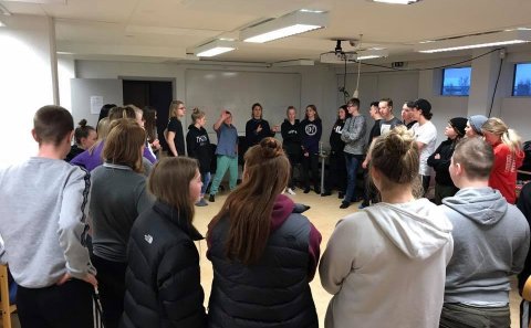 Félagsmiðstöðin Hellirinn auglýsir eftir starfsmanni