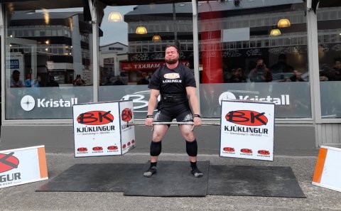 Víkingar á árbakkanum!