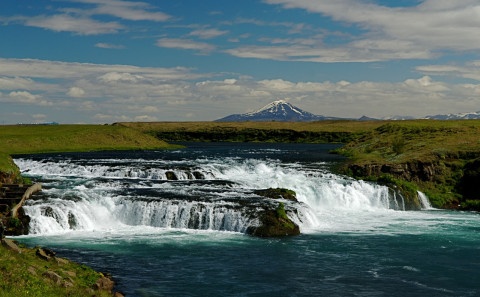 Fjölskylduganga UMF Heklu og miðnæturopnun í sundlauginni