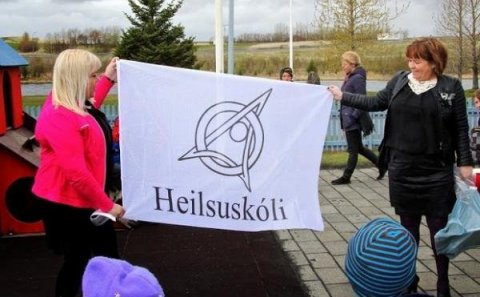 Unnið er eftir markmiðum Skóla á grænni grein sem fela í sér sambærilegar áherslur og í Aðalnámskrá …