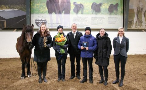 Lið Árbæjarhjáleigu/Hjarðartúns f.v. Hekla Katharína Kristinsdóttir, Maiju Varis, Hermann Arason, Ha…