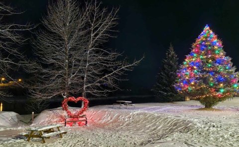 Kveikt á jólatrjánum á Hellu 28. nóvember