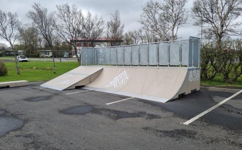 Veggjakrot á Brettagarðinn