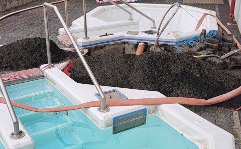 Heitir pottar á Laugalandi lokaðir vegna viðgerða