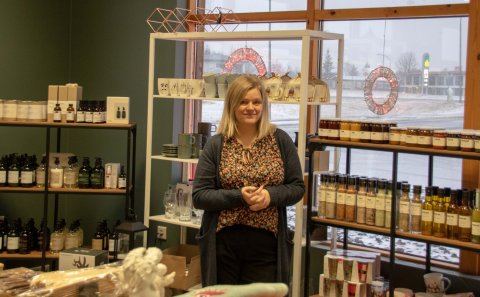 Berglind Kristinsdóttir eigandi Litlu Lopasjoppunnar.