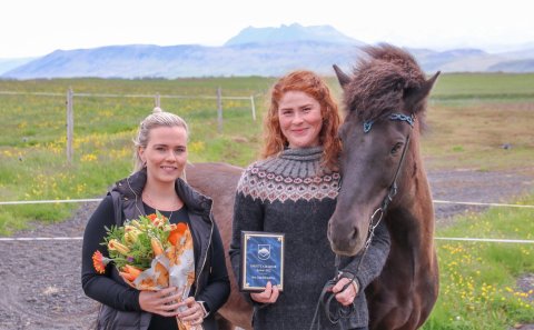 Erla Sigríður Sigurðardóttir formaður heilsu-, íþrótta- og tómstundanefndar og Sara Sigurbjörnsdótti…