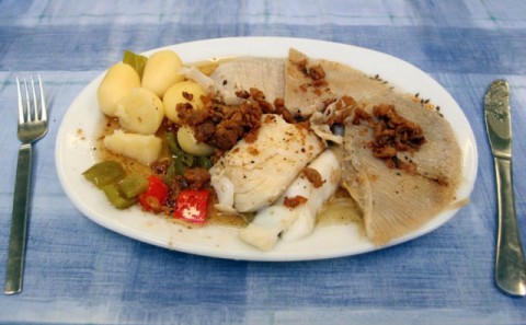 Skötuveislunni hefur verið frestað til 12. desember