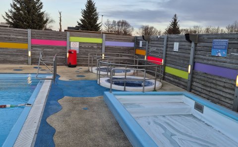 Þrír pottar lokaðir í sundlauginni á Hellu