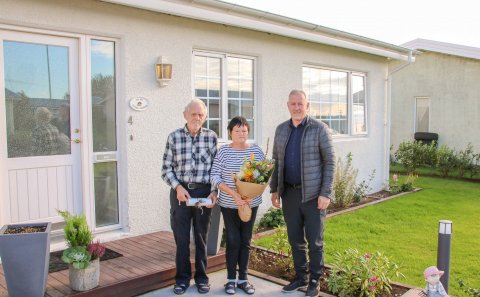 Bjarni Gunnarsson og Ólína Magný Brynjólfsdóttir að Sigöldu 4 hlutu verðlaun fyrir vel hirtan garð o…